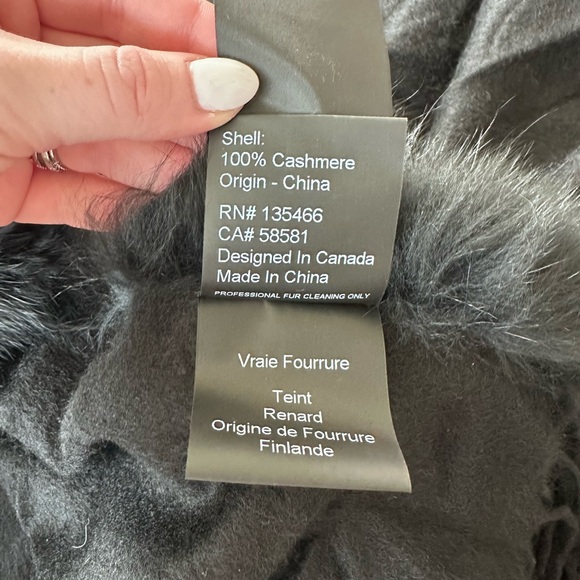 Gorski Montreal hooded black real fur cape/shawl - Picture 5 of 7